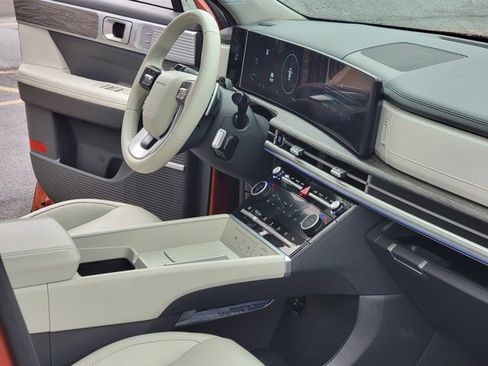 Used 2024 Hyundai Santa Fe Limited image 32