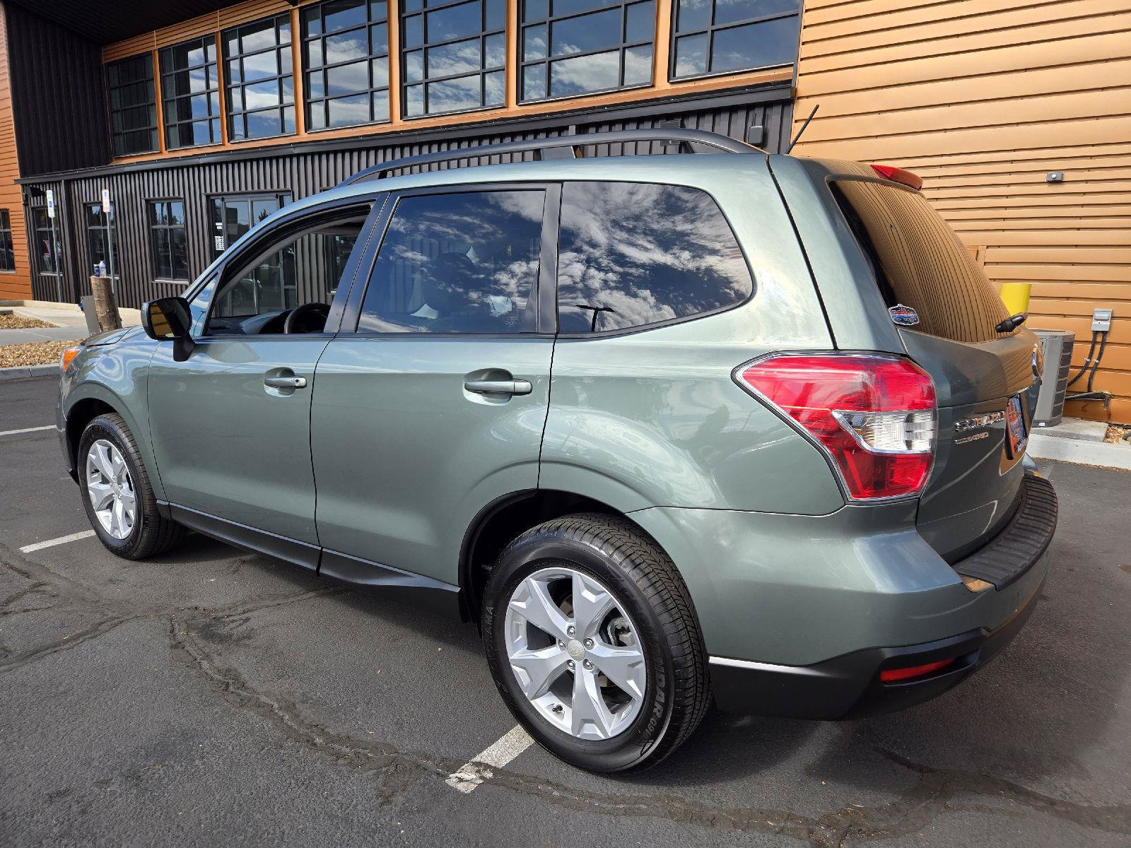 Used 2015 Subaru Forester 2.5i Premium w/ Popular Package #2 AWD/4WD image 3
