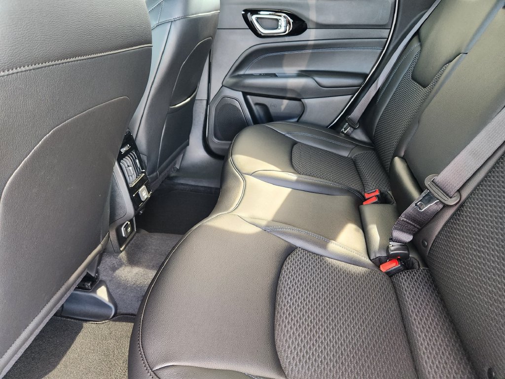 New 2026 Jeep Compass Latitude AWD/4WD image 19