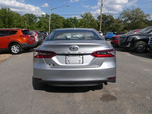 Used 2022 Toyota Camry LE image 6