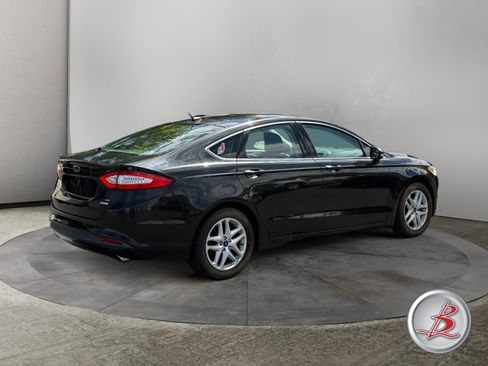 Used 2015 Ford Fusion SE w/ Equipment Group 202A FWD image 7