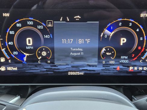 Used 2025 Chevrolet Suburban RST w/ Comfort Package RWD image 11