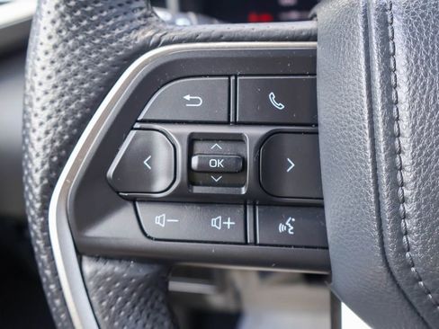 Used 2025 Toyota Tundra Limited AWD/4WD image 14