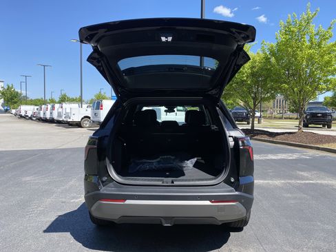 Used 2026 Chevrolet Equinox LT w/ Convenience Package II image 11