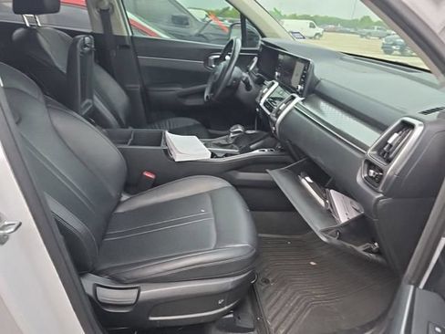 Used 2022 Kia Sorento S FWD image 2