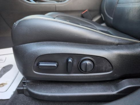 Used 2019 GMC Acadia Denali image 17