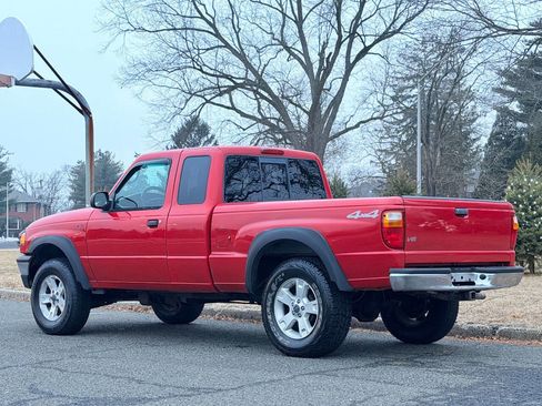 Used 2004 MAZDA B-Series Pickup 4x4 Cab Plus B4000 w/ Convenience Pkg image 3