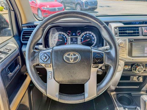 Used 2018 Toyota 4Runner SR5 Premium RWD image 9
