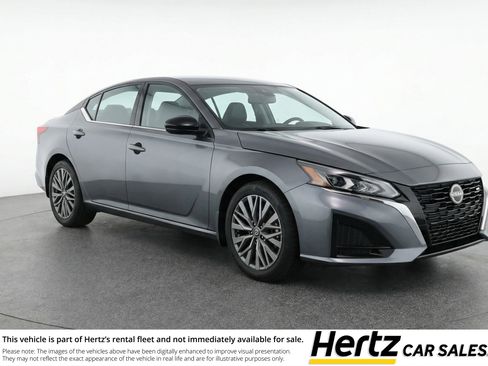 Used 2025 Nissan Altima 2.5 SV image 1
