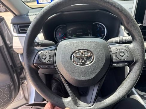 Used 2025 Toyota RAV4 XLE w/ Convenience Package AWD/4WD image 6