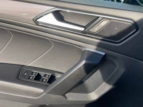 Certified 2023 Volkswagen Tiguan SE AWD/4WD image 12