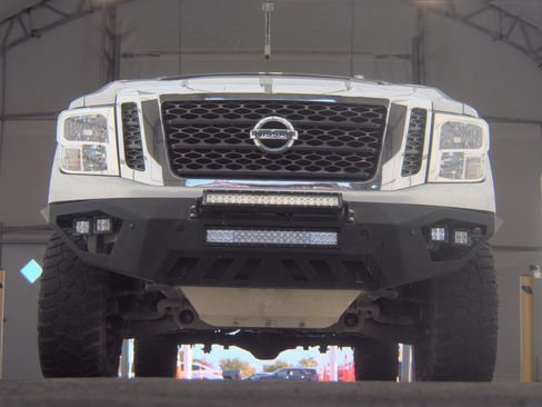 Used 2017 Nissan Titan SV AWD/4WD image 4