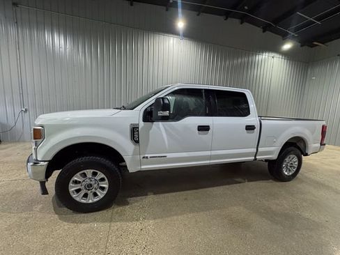 Used 2022 Ford F250 XLT w/ XLT Value Package AWD/4WD image 2