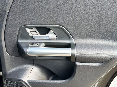 Used 2023 Mercedes-Benz GLA 250 4MATIC image 30