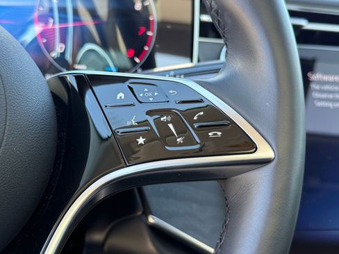 Used 2025 Mercedes-Benz E 350 4MATIC Sedan image 35