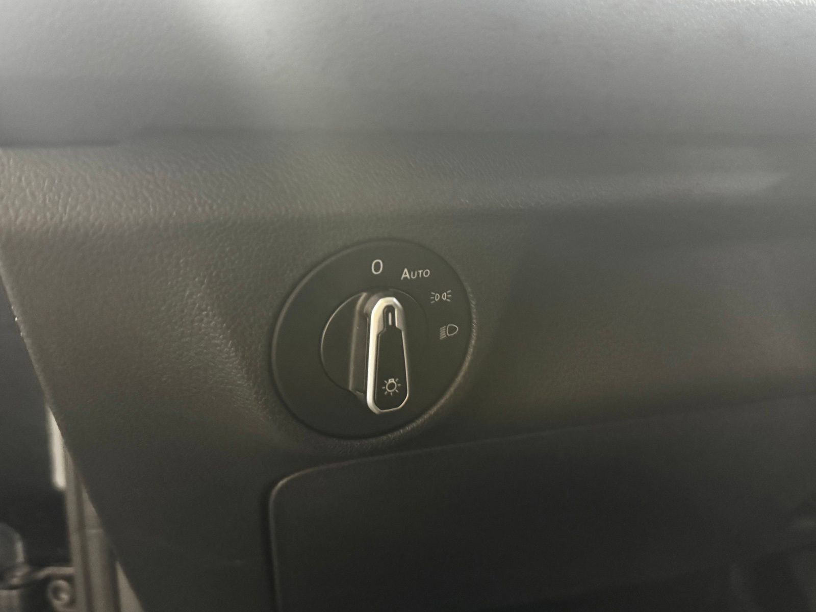 Used 2024 Volkswagen Jetta SE FWD image 24