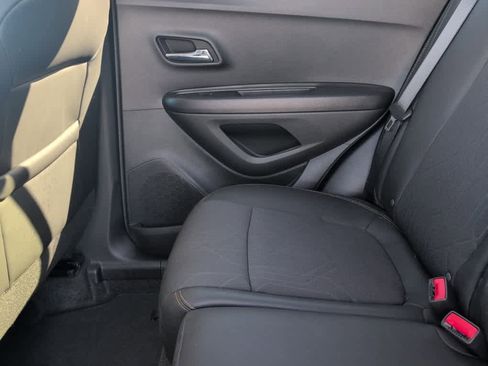 Used 2022 Chevrolet Trax LT w/ Driver Confidence Package AWD/4WD image 17