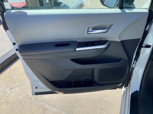 Certified 2023 Toyota Sienna XLE w/ XLE Plus Package image 17