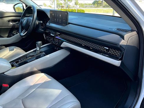 Used 2023 Honda Accord Touring image 18