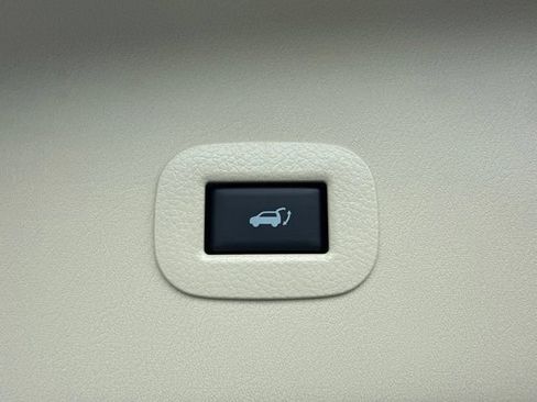 Used 2024 INFINITI QX80 Sensory w/ Cargo Package AWD/4WD image 17