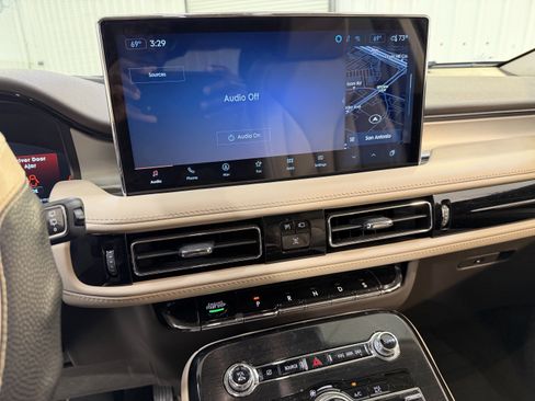 Used 2023 Lincoln Nautilus AWD w/ Premium Package image 17