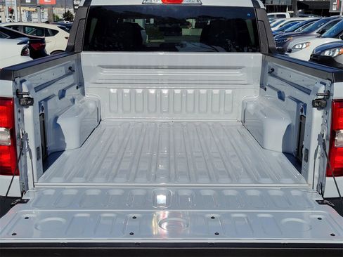 Used 2025 Ford Maverick XL w/ Equipment Group 102A image 19