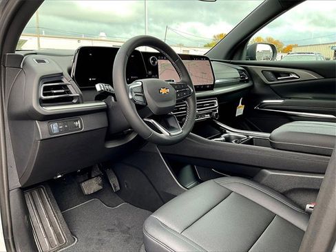 New 2026 Chevrolet Traverse LT image 8