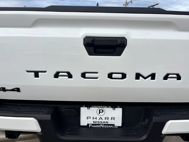 Used 2024 Toyota Tacoma TRD Off-Road AWD/4WD image 32