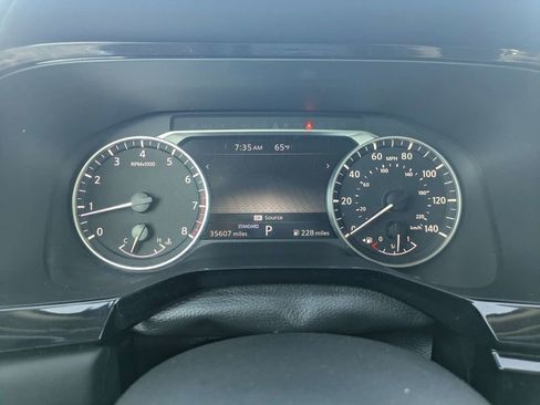 Used 2025 Nissan Pathfinder SV FWD image 30