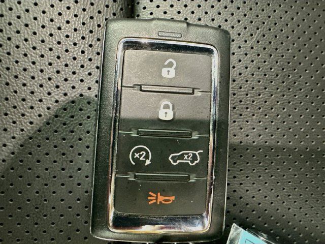 Used 2023 Jeep Grand Cherokee 30th Anniversary AWD/4WD image 19