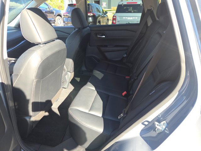 Used 2026 Nissan Rogue SL AWD/4WD image 17