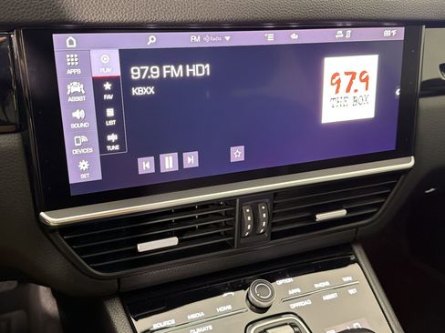 Certified 2021 Porsche Cayenne Coupe AWD/4WD image 22