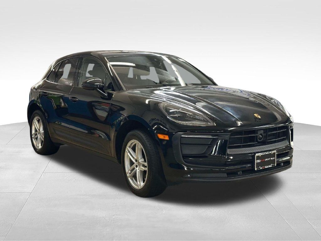 Used 2024 Porsche Macan AWD/4WD image 8