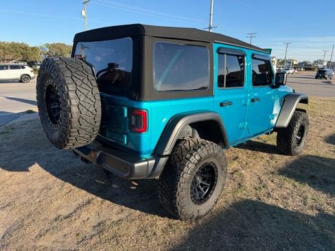 Used 2024 Jeep Wrangler Willys image 6