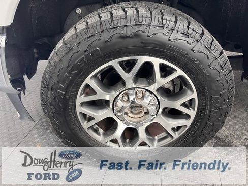 Used 2021 Ford F250 Lariat w/ FX4 Off-Road Package image 19