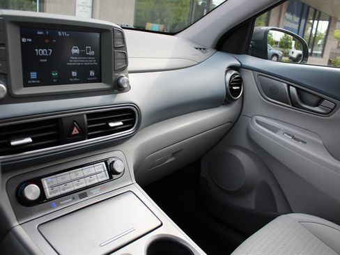Used 2021 Hyundai Kona Limited FWD image 15