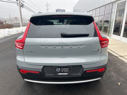 Certified 2025 Volvo XC40 B5 Core AWD/4WD image 4