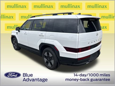 Used 2025 Hyundai Santa Fe SEL image 3