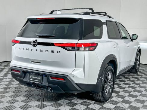 Certified 2025 Nissan Pathfinder SV w/ SV Premium Package image 8