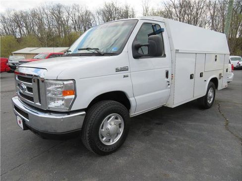 Used 2016 Ford E-350 and Econoline 350 Super Duty image 1