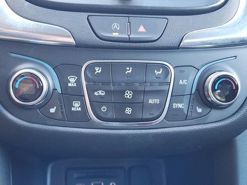 Used 2022 Chevrolet Equinox LT image 18