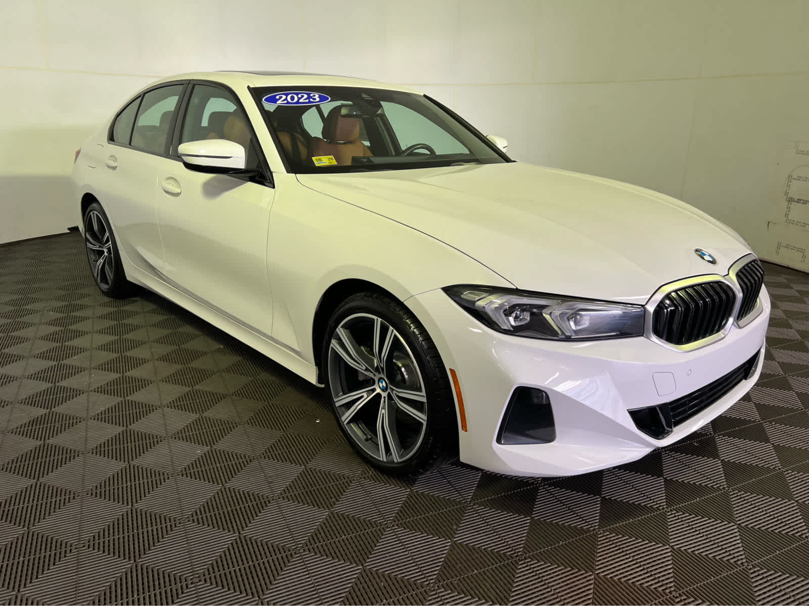 Used 2023 BMW 330i xDrive Sedan w/ Premium Package AWD/4WD image 1