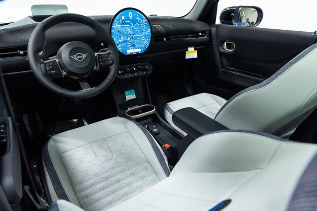 Certified 2026 MINI Cooper 4-Door Hardtop FWD image 17