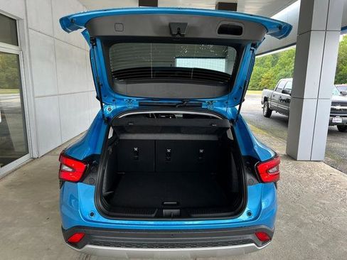 New 2025 Chevrolet Trax LT w/ Sunroof Package image 9