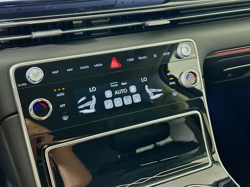 Used 2025 Genesis GV80 2.5T Standard AWD/4WD image 24