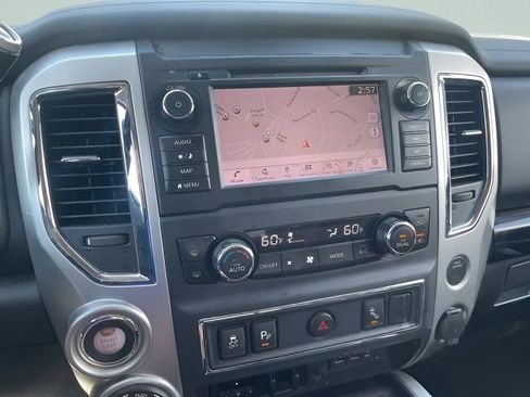 Used 2019 Nissan Titan SV w/ SV Convenience Package image 21