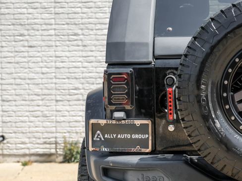 Used 2016 Jeep Wrangler Unlimited Rubicon image 43