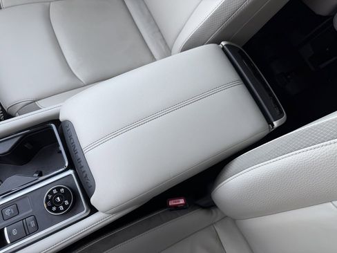 Used 2022 Nissan Pathfinder SL image 25