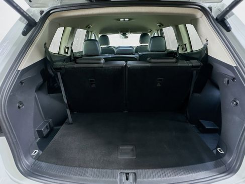 Used 2024 Volkswagen Atlas SE image 30