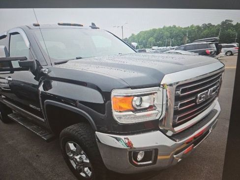 Used 2018 GMC Sierra 2500 SLT w/ Snow Plow Prep Package AWD/4WD image 3